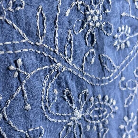 American Eagle Boho Peasant Chambray Embroidered Top Casual Blouse Size Small - Picture 12 of 14